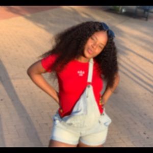 Meet your Posher, Janelle